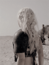 jonsnows: No one ever looked for a girl … It was a prince that was promised, not