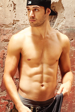keithmikal:  poisonparadise:  Ryan GuzmanStep Up Revolution  ƒancy 