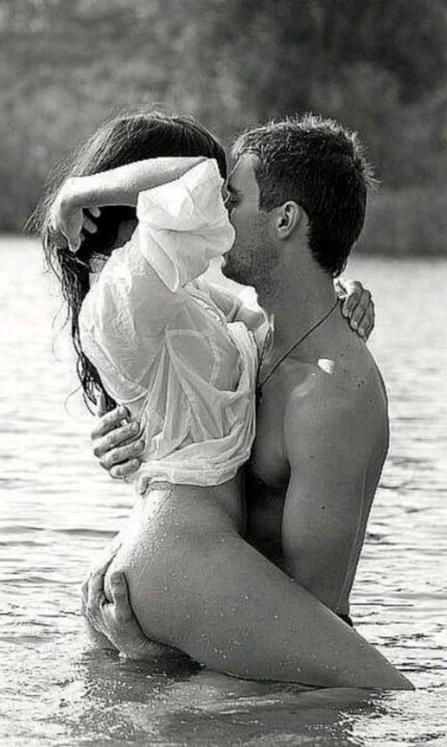 dirty-brunette-beauty:  brass-tacks-time:Safe and happy in my arms 🙌🏼 My baby