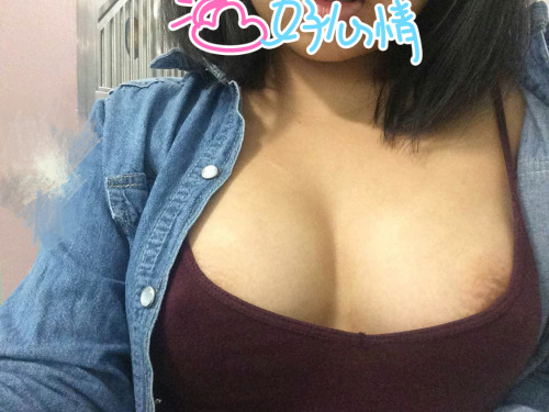 luckyguyguy: 作為一隻求操的母狗，說不穿內衣褲上街是必須的，綠奴只能接受了。。。