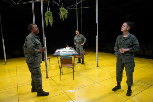 Kimberly Scott (left) as Worcester and Alejandra Escalante (right) as Hotspur, both re-gendered1 Hen