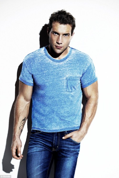 hotmen-jeanspicsss:  Check my other blogs for:Hot guys BW pics Hot xx pics & videos Inked male Hot hairy men Middle men Men in jeans