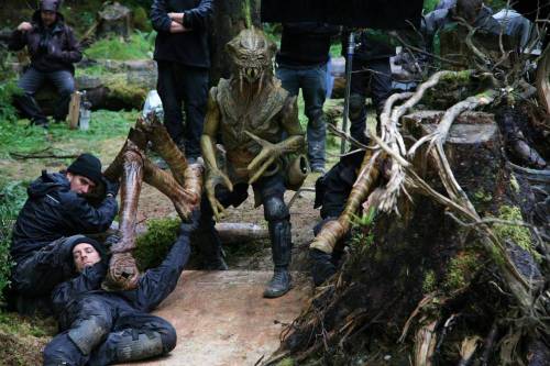 From the TNT series “Falling Skies”, here is a good look at the aliens from that series.