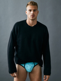 lovealwaysbeautiful:  Briefs Underwear- Always nice  piece of AttireFashion Is my passion(Matthew Noszka)A repost from my friend:@tahayu