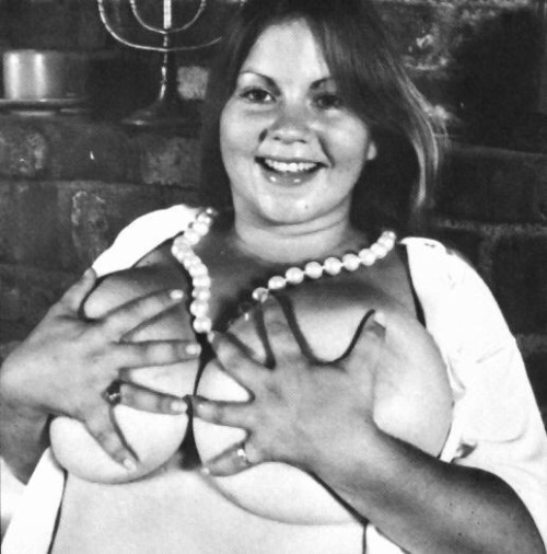 vintage-racks:  Karen Brown 
