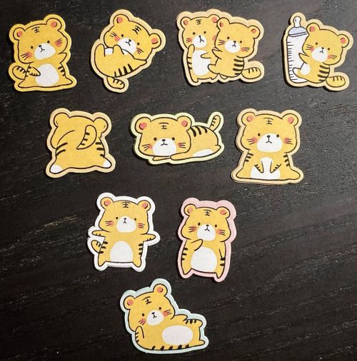 Adorable #tiger #stickers! #kawaii #flakeshttps://www.instagram.com/p/CcnuuNMpgle/?igshid=NGJjMDIx