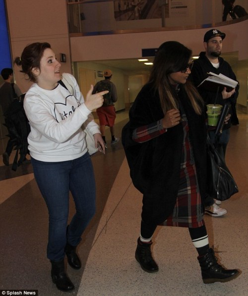 beckybloomwood-archived:  Mindy Kaling snubs rando stalker at the airport.  