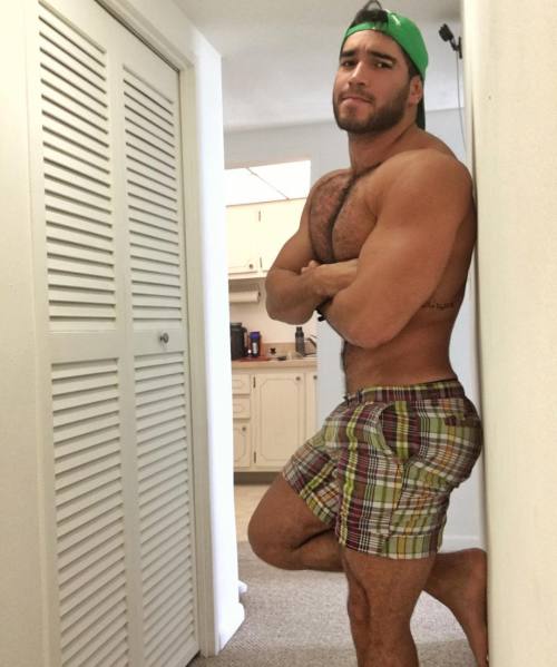 legman2013:  awesomeskippylove:  Omg I want him   gorgeous guy and fur legs