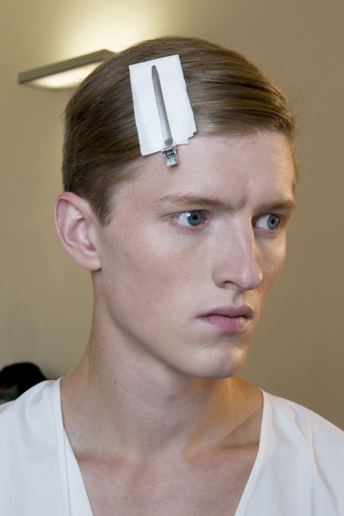 model-hommes:  Alexander Murphy backstage at Valentino S/S 2014 Paris.