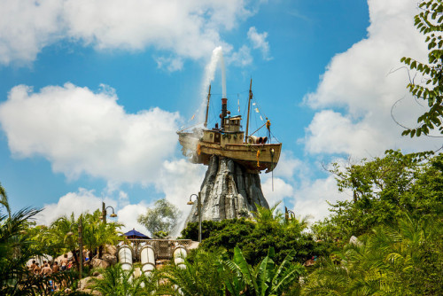 Did You Know? The iconic centerpiece of Disney’s Typhoon Lagoon Water Park is Mount Mayday, wh