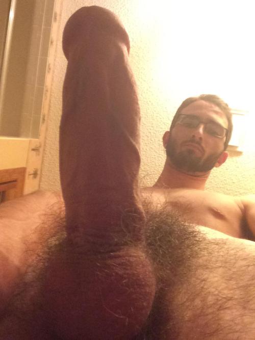 ilikeaverageguys:  returnofthedestroyer:  http://returnofthedestroyer.tumblr.com/  Cock next-door kinda guy!!!!! 🍆🍆🍆🍆 