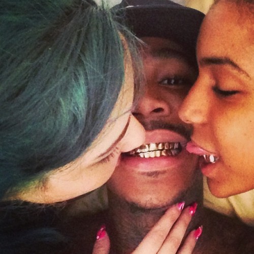 justinstashfanpage:  #SLUTMOBB 