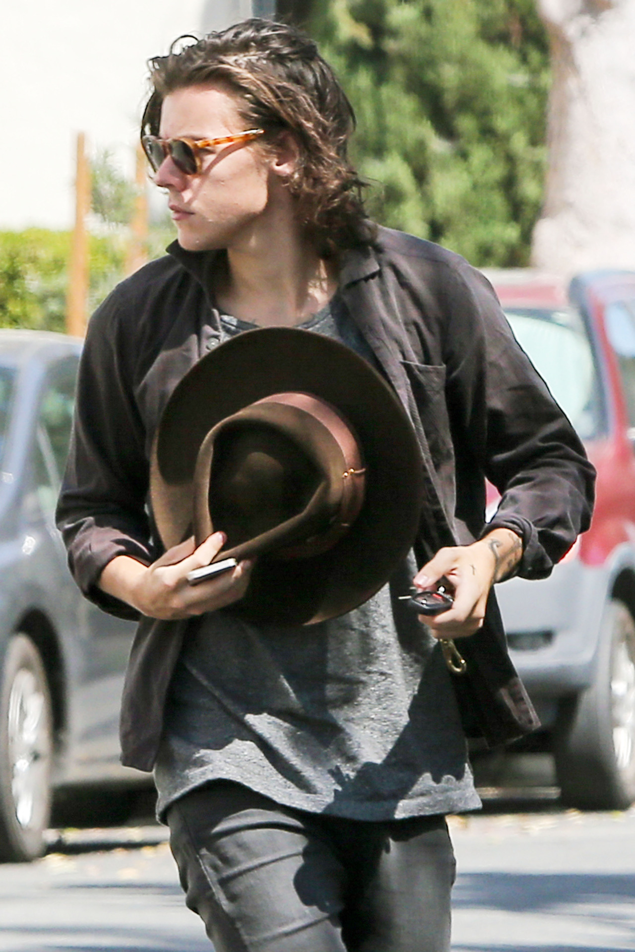 direct-news:  HQ’s - Harry Styles seen out and about in Los Angeles. Harry seen