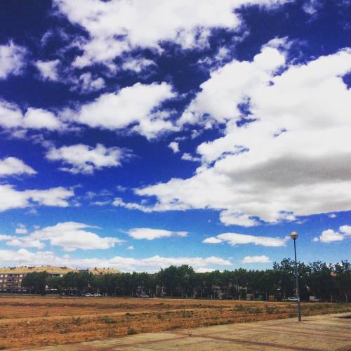 Beautifull Sky .#logroo #LaRioja #detalles #feliz #easy_photo_ #instagram #deseandobesarte #home