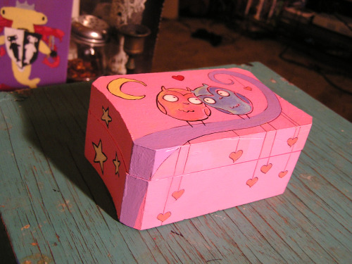 smushbox: pink owl stash box - cute!