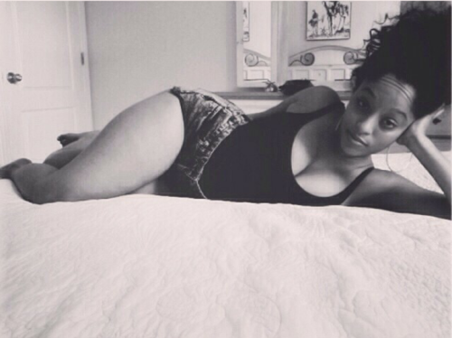 dayumshecangetit:  thefinestbeauties:  Shelah Marie  😍😍😍