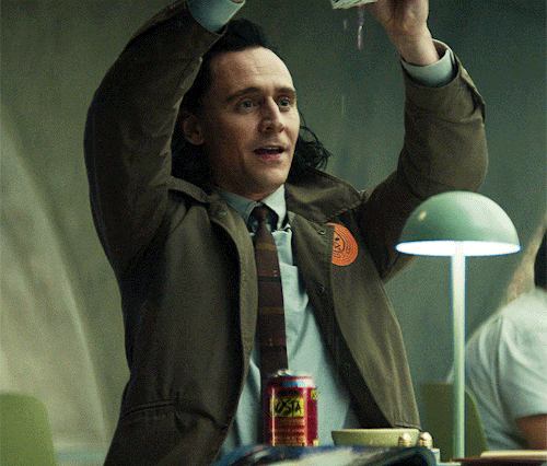 chrishemsworht: Tom Hiddleston as Loki inLoki | 1x02 The Variant