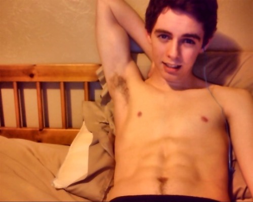 onlineexposer:Dillon is the hottest *_*http://dillonj94.tumblr.com/