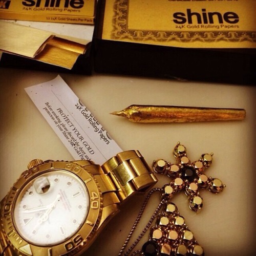 phuckindope:24k Gold Rolling Paper.