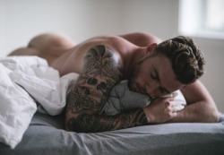 amazingmalenudity:    Gus Kenworthy  