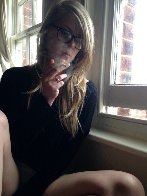 lily-mai-sgh:  Smoking mini set 😅