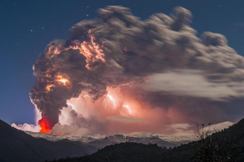 naturalsceneries: “Postcard from hell” - Eruption of Cordón Caulle in the Chilean Andes 