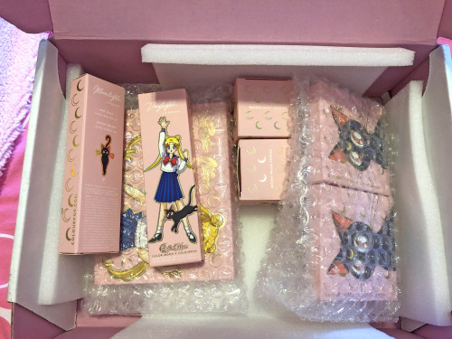 silvermoon424:I finally got my ColourPop Sailor Moon makeup! It’s so pretty and I love it!