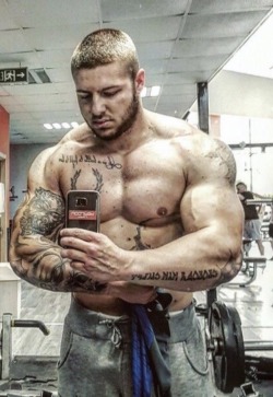 keepemgrowin:  musclecorps:    “Muscle? That’s me.”