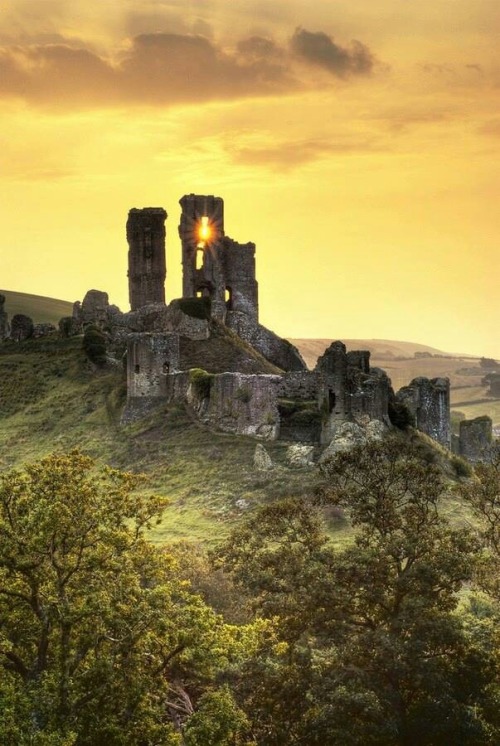 mythopoetical:Corfe Castle Dorset, England