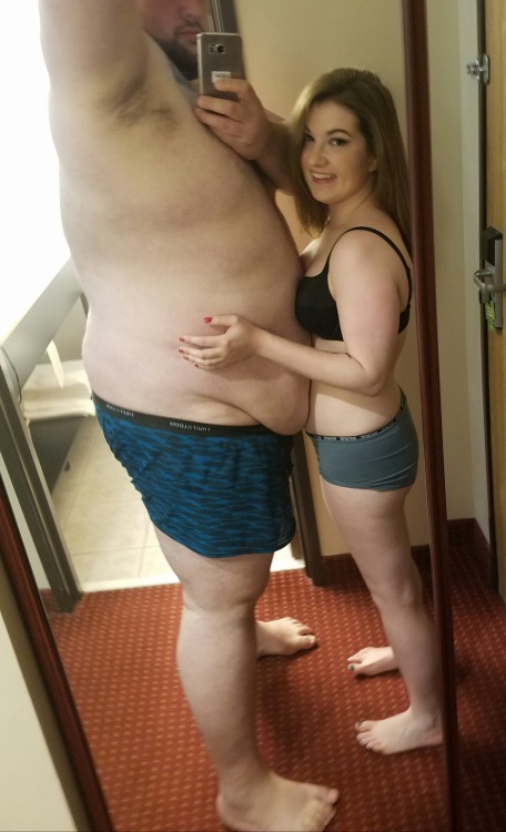 bighandsomeman:  I might be slightly taller than her.  And maybe a couple pounds heavier.   As always reblog only to BHM/FFA blogs and body positive blogs.   Porn blogs will be blocked.  If your blog is full of genitals please don’t reshare.   Lucky