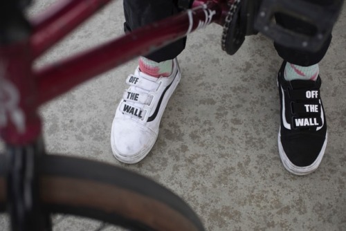 vansbmx:  White or black Old Skool V?  Eddie Peraza couldn’t decide so he got both pair.