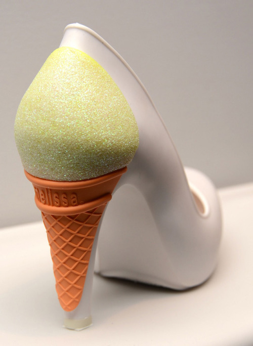ksimsek: laughingsquid: Ice Cream Cone High Heels, Designed by Karl Lagerfeld for Brazilian Plastic 