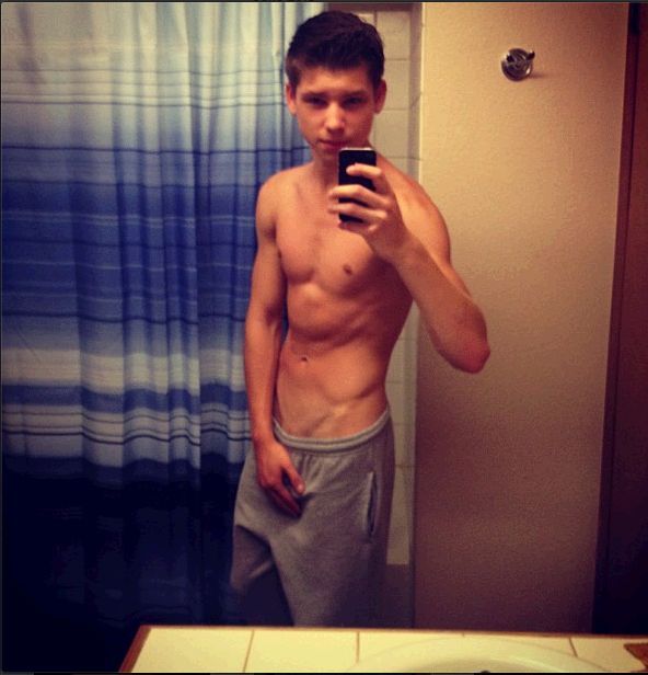 dudes-on-demand:  Bryce Wikman