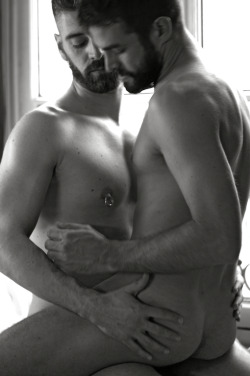 jeanbaptistehuong:  © JBH/BVD-2014 - Paris (France) Fabrice &amp; Sylvain http://instagram.com/baronnedeneuve http://instagram.com/che_gayvarouse https://vimeo.com/user6983854 http://instagram.com/funyfab https://www.facebook.com/sweetfantasiesdiary