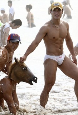 greenspeedos:  I have no idea what is going on here!