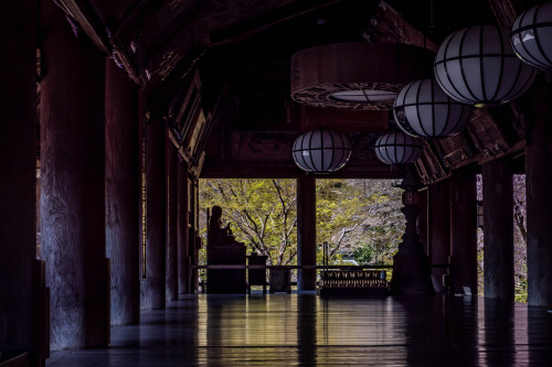 春彩の寺