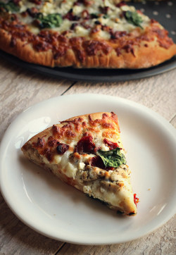 do-not-touch-my-food:  Herbed Chicken Mediterranean Pizza