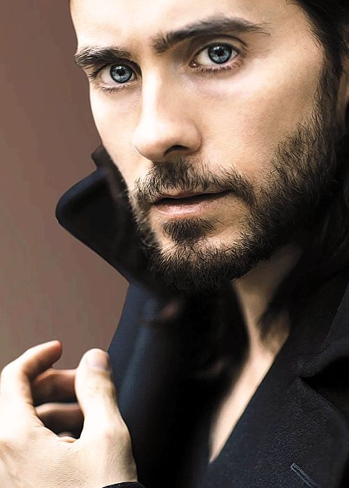 rarest-beauty:  thepaintedbench:  Jared Leto  Unf  he’s fucking awesome