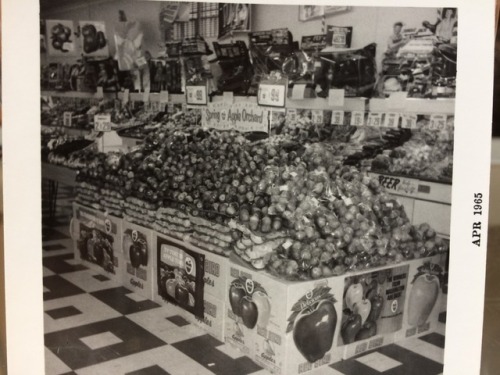 rosscountyhistoricalsociety:    #MuseumWeek The Chillicothe, Ohio A&P grocery store, 1964. Three