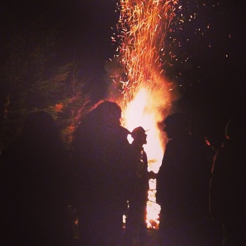 Fire UPside party #fire #chopok #jasna #nizketatry #forestskis #freeride #slovakia #insta_svk #instaski #freeskier #freeskiersk