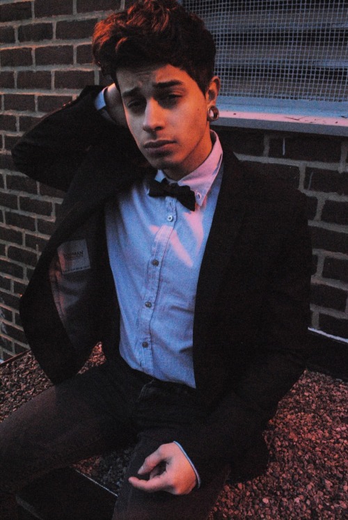 officialcuteboys:  http://fleethescene.tumblr.com 