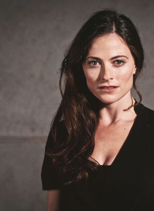 lara pulver