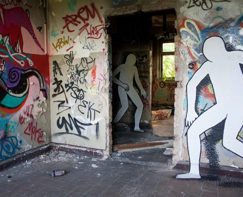 fer1972:  Escape from Wuhlheide: Street Art by Daan Botlek  Nice!