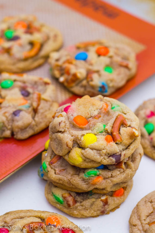 ilovedessert:Brown Butter Pretzel M&M Cookies