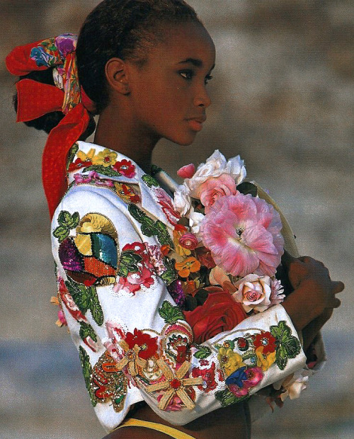 driflloon:a fresh cut crop of soft spring flowers: beverly peele for elle us may 1991