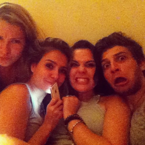 comoumanjosopramim:  Saudadeeee do futum  Girls enlouquecendo Suedera hehehhe @julianarolim @dudarodrigues8 @ eu e @chaysuede - @jhuliecampello- #webstagram 