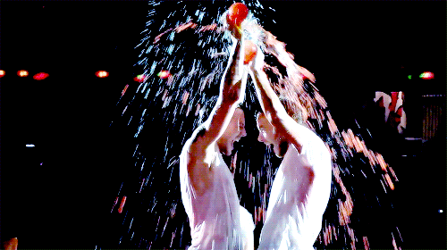Louis And Liam Pouring Gatorade On Each Other During Best Song Ever, 28/07/15