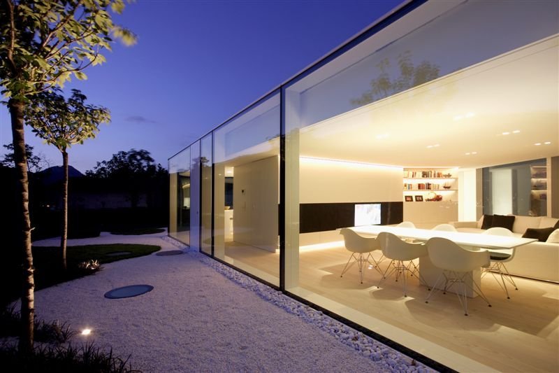 life1nmotion:  Milan-based studio JM Architecture has designed the Lake Lugano