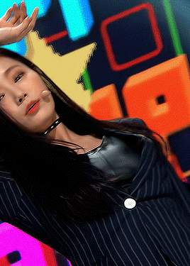 slaykyu: Yeonwoo - 180225 Bboom Bboom @ SBS Inkigayo