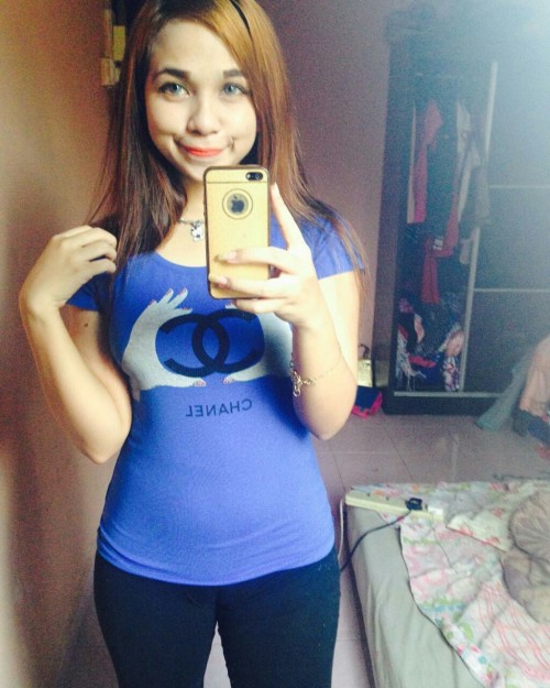 dickyrider:awekcomel:Nadirah.nurulBody paling win.. perfectNmpak belahan pepek tu